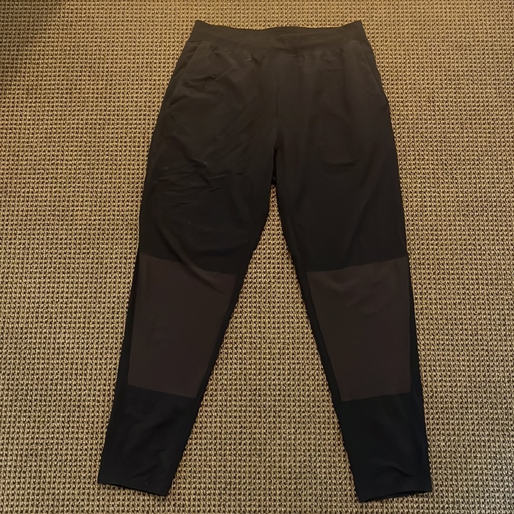 Lululemon sweatpants (L)